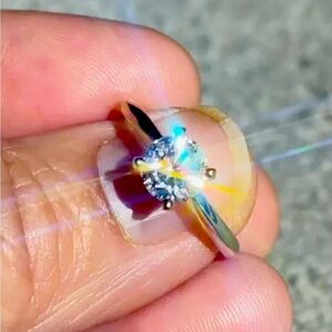 Pre-owned Natural engagement ring. 5.5 size.